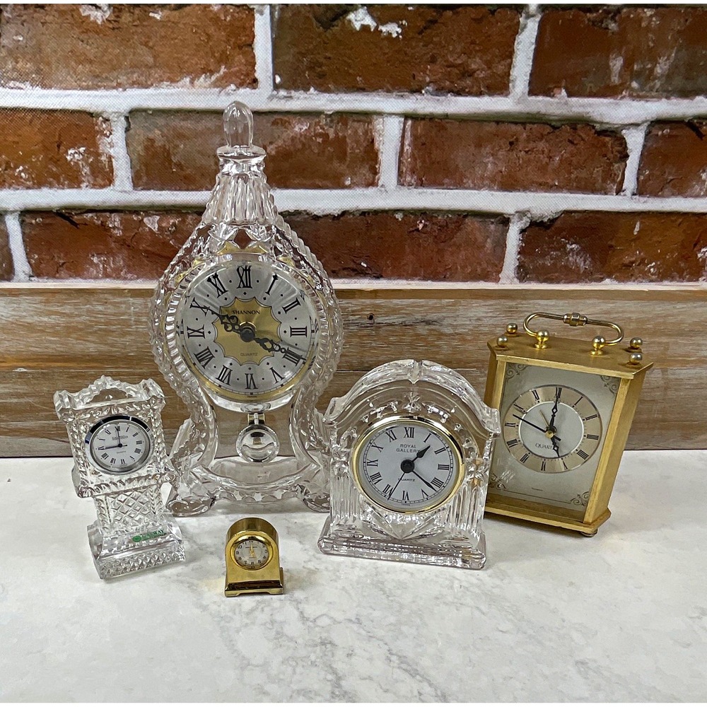 Shannon Clear Crystal Desk Clock, Quartz Battery-Powered Analog Roman Numerals